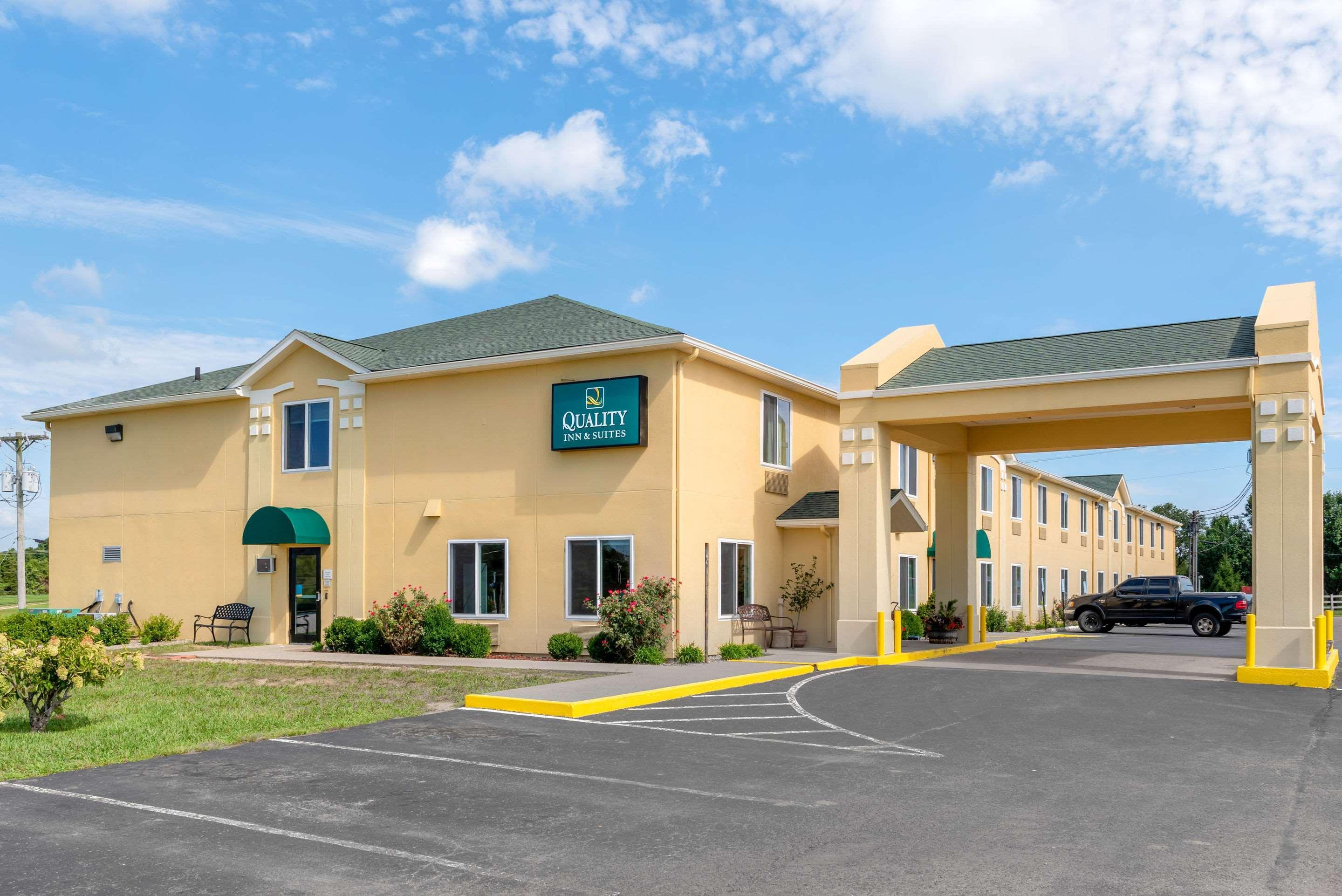 Quality Inn & Suites Brandenburg - Fort Knox Exterior foto