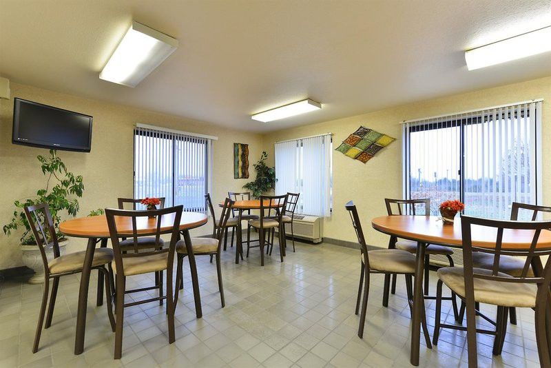 Quality Inn & Suites Brandenburg - Fort Knox Exterior foto
