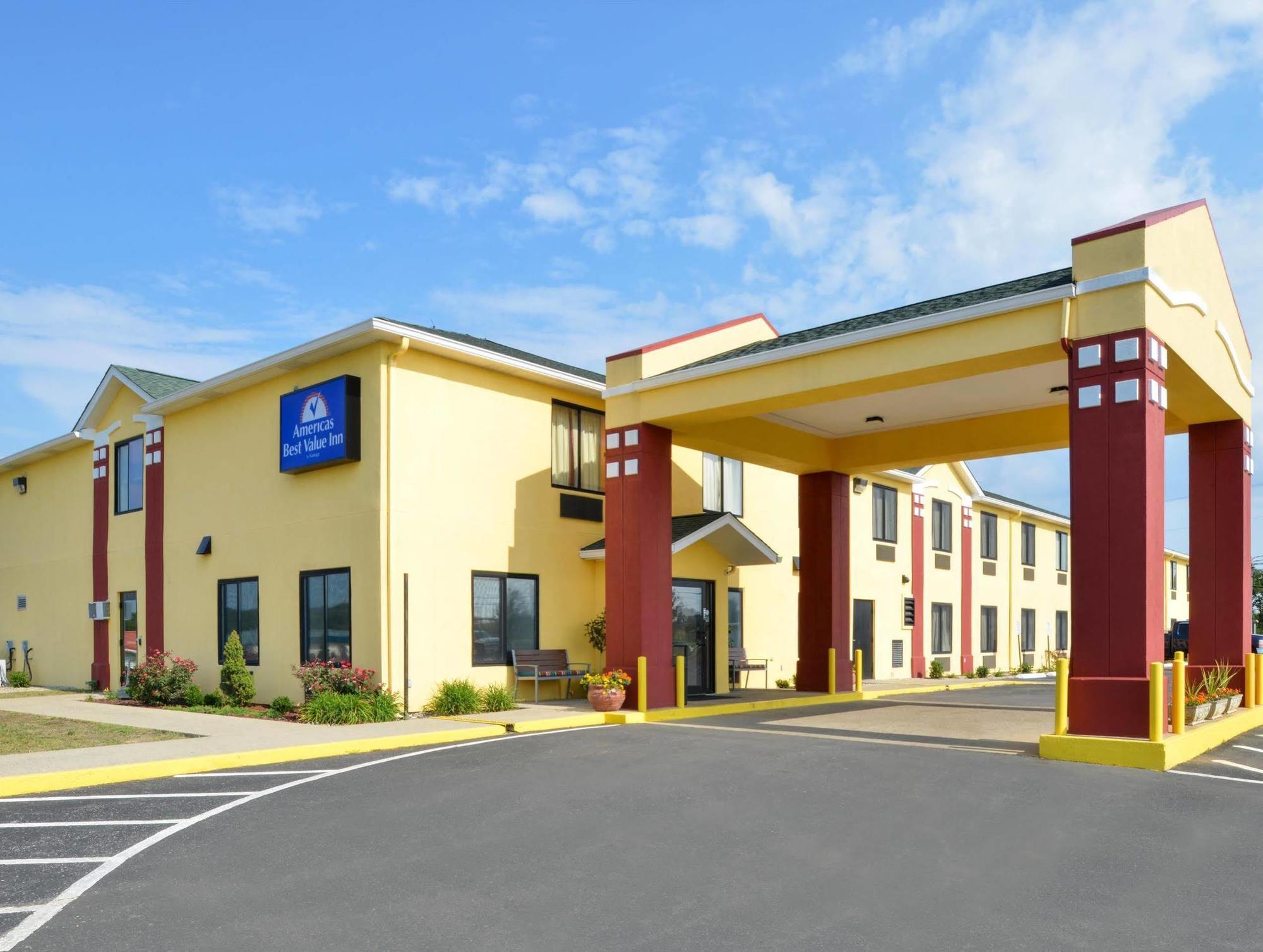 Quality Inn & Suites Brandenburg Exterior foto